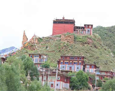 ༄༅།། གླིང་ཡུལ་དང་སྡེ་དགེའི་མངའ་ཁོངས་ཀྱི་འཕོ་འགྱུར་བཤད་པ།