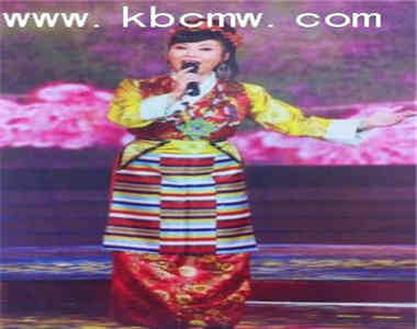 གླུ་ཐོག་མ་དར་ཚུལ་གྱི་སྐོར་རགས་ཙམ་གླེང་བ།