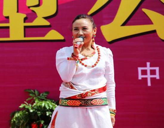 གཡུང་དྲུང་རྒྱལ་སོགས་སློབ་རོགས་ཀྱི་སྤྱི་ཕན་འཁྲབ་སྟོན་ཆེན་མོར་ཞུགས།