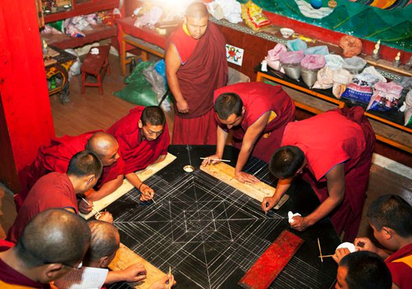 ༄༅། །དཀྱིལ་འཁོར་བཞེངས་བའི་གོ་རིམ། གྲ་སྒྲིག་རིམ་པ།
