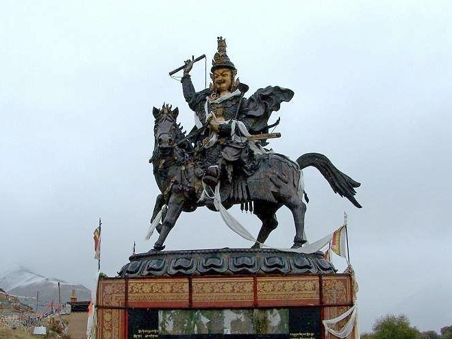 ༄༅། །མཚོ་སྔོན་ཡུལ་ཤུལ་ཁུལ་གྱི་གེ་སར་རྒྱལ་པོའི་གནས་སོགས་ལ་རྟོག་དཔྱོད་བགྱིས་པའི་གནས་ཚུལ་རགས་ཙམ་བཀོད་པ།