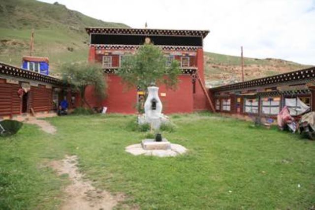 ༄༅། །གླིང་གེ་སར་གྱི་འཁྲུངས་ཡུལ་སྡེ་དགེ---ཨ་ཕྱུག
