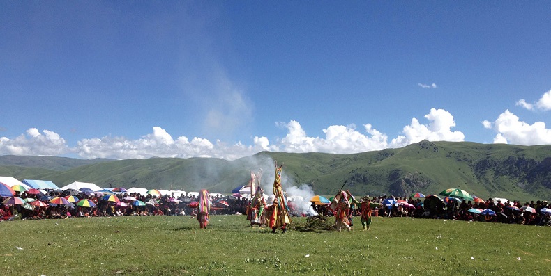 ༄༅།། གླིང་གེ་སར་གྱི་སྣང་བརྙན་གར་སྟེགས་སུ་འཁྲབ་པའི་ལོ་རྒྱུས་ཀྱི་ཐོག་མ།