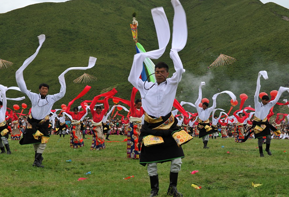 ༄༅།། བོད་ཀྱི་ལྷ་མོ་འཁྲབ་སྟངས་དང་འཆམ་རྒྱག་སྟངས།
