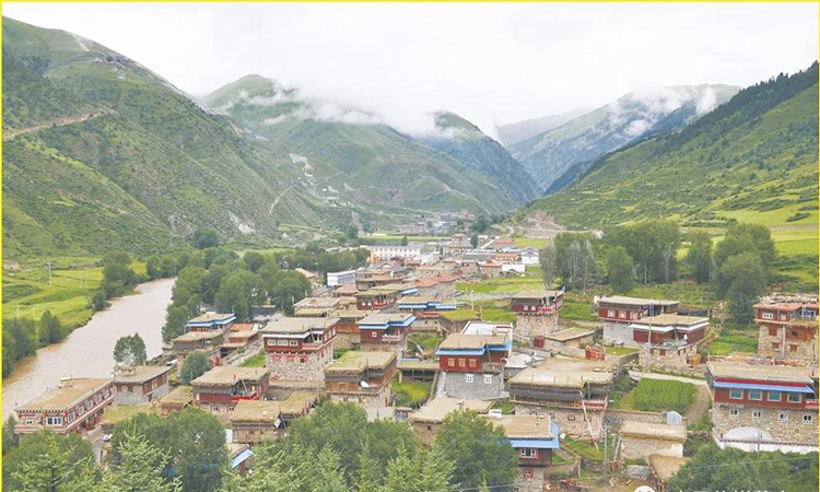 ༄༅།། གསེར་སྨད་སྦོ་མདའ་གྲོང་རྡལ་གྱི་ཁང་པའི་བཟོ་བཀོད་རགས་བཤད།