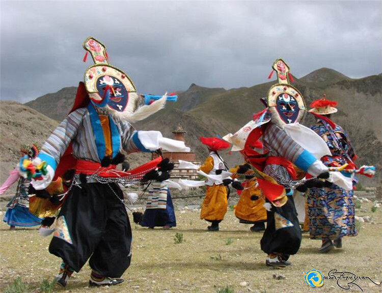 ༄༅།།གཞིས་ཀ་རྩེའི་གཅུང་པ་ལྷ་མོའི་ཟློས་གར།