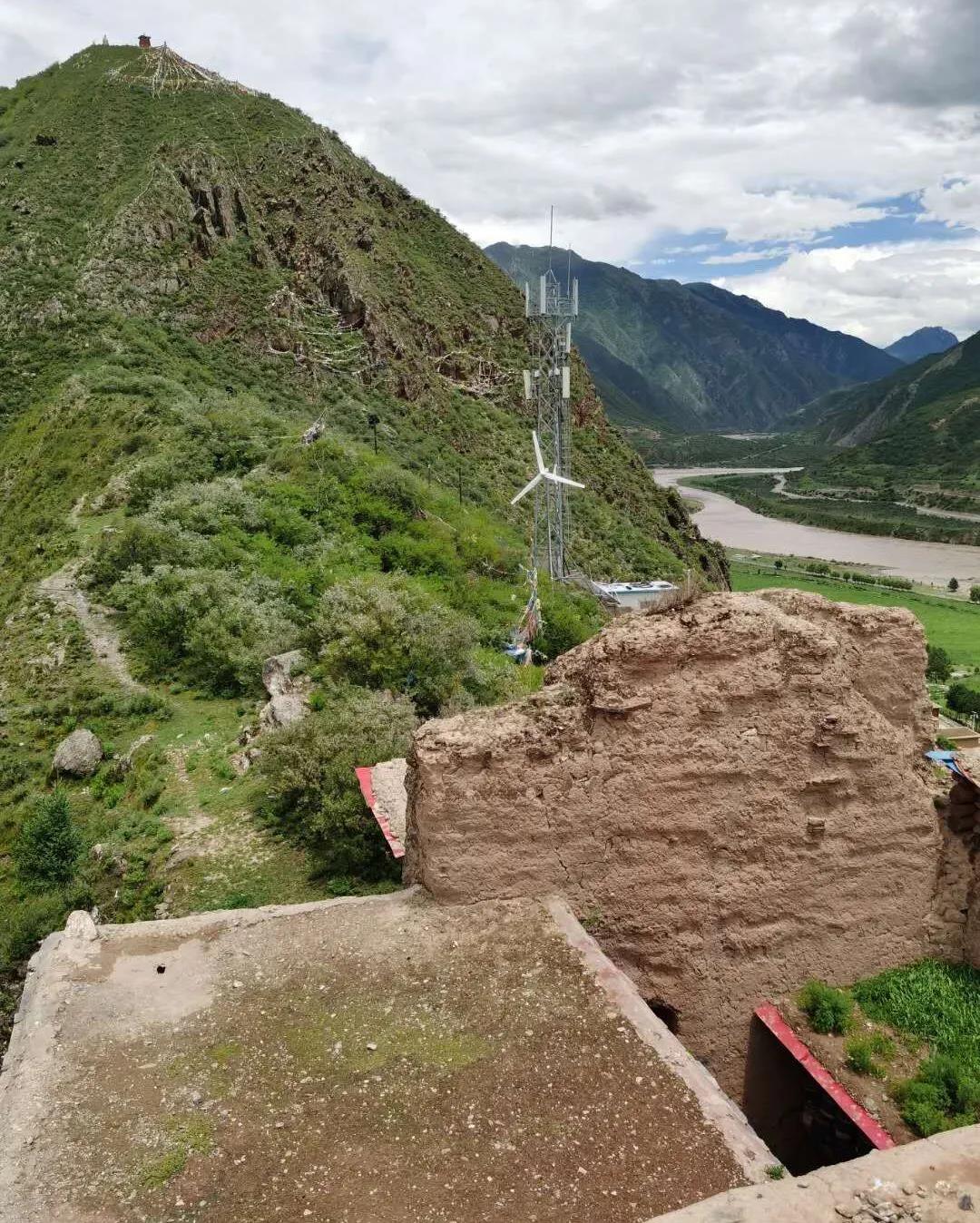༄༅།།གླིང་འབུམ་དཔོན་ཐོག་རྒོད་འབར་བའི་ལོ་རྒྱུས།