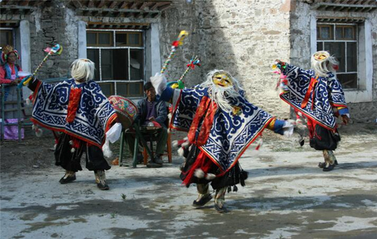 ༄༅།།ཡར་ལུང་བཀྲ་ཤིས་ཞོལ་པའི་ལྷ་མོའི་ཟློས་གར།
