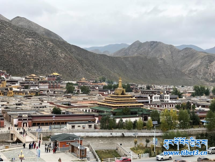 ༄༅།།བླ་བྲང་དགོན་གྱི་གེ་སར་རྒྱལ་པོའི་གསེར་སྒ་དང་རལ་གྲིར་མཇལ་བ།