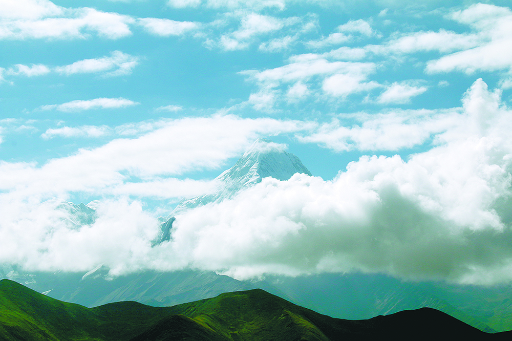 ༄༅།།མདོ་ཁམས་འདན་མའི་ཡུལ་དུ་བཞུགས་པའི་གླིང་དཀར་ཕུ་ནུ་རྣམས་ཀྱི་གནའ་ཤུལ་དང་འབྲེལ་བའི་གཏམ་སྔོན་བྱུང་གསལ་བའི་མེ་ལོང་ཞེས་བྱ་བ་བཞུགས་སོ།།
