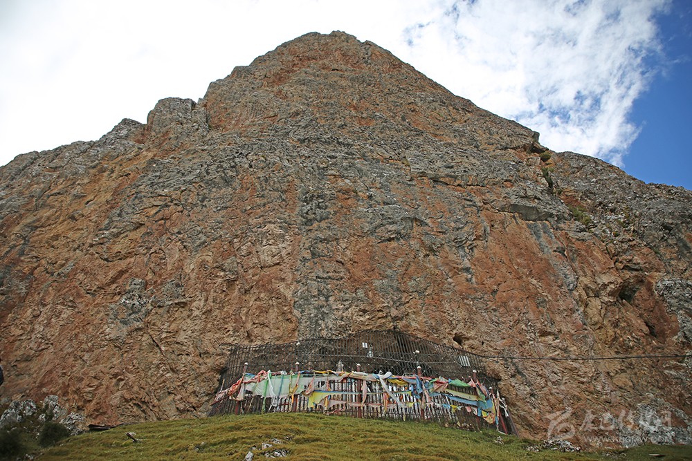 ༄༅།།རྟ་རྣ་དགོན་དང་གླིང་གི་གདུང་རྟེན།