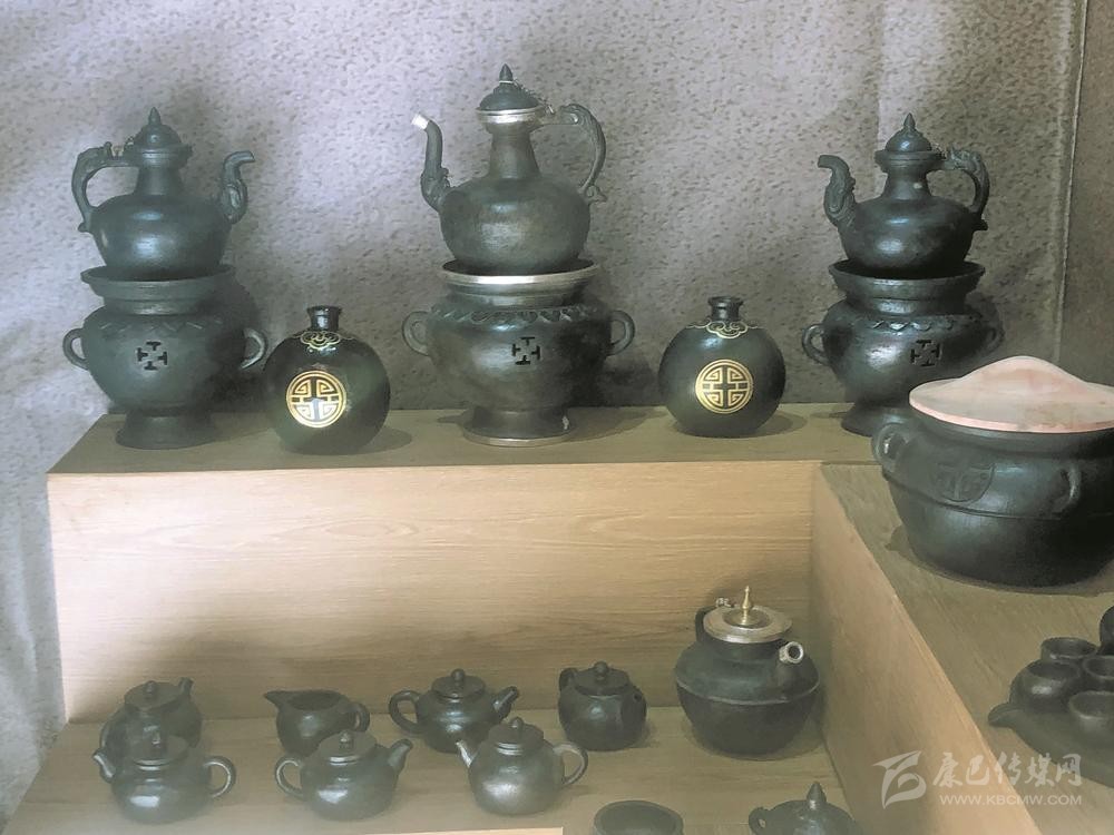 ༄༅།།བོད་སྔ་རབས་ཀྱི་རྫ་ཆས་ངོ་སྤྲོད་མདོར་བསྡུ།