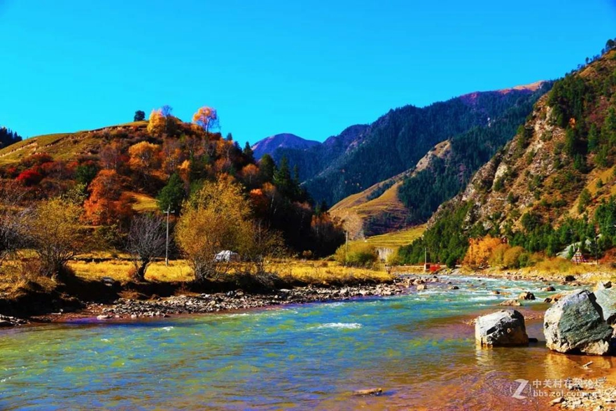 ༄༅།།ཧོར་གུར་དཀར་རྒྱལ་པོ་ཁོ་རང་ཁོང་ཁྲོས་པའི་ངོ་གདོང་ནག་རོག་གེར་ལངས་ཏེ་གླུ་འདི་ལྟར་བླངས་སོ།།